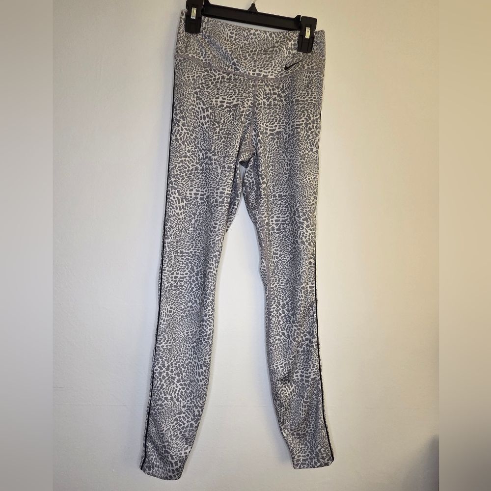 NIKE Women’s Dri-Fit Performance Leopard Print Sz Xs Leggings Running Athlete